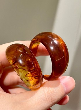 美拉德琥珀色大圈耳环2025新款耳圈高级感耳饰欧美轻奢复古耳钉女