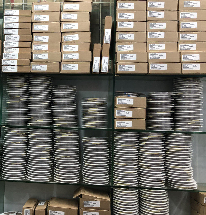 SLF7030T-6R8M1R5-PF SMD 电感 SLF7030T-6R8M1R5 6R8 1R5 - 图0