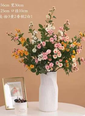 简约刺身摆盘装饰花束