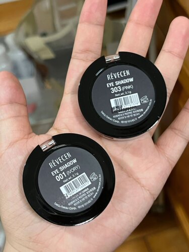 终于买到了 梦中的紫色提亮 revecen单色眼影高光腮紫303去黄气 - 图1
