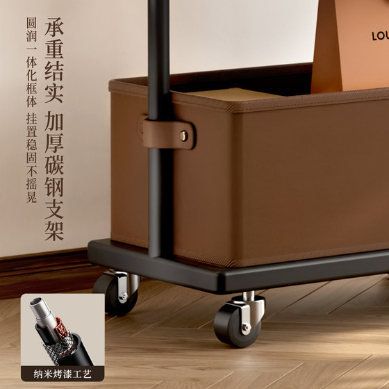 Retro-style high-end coat rack and home blogger's same style