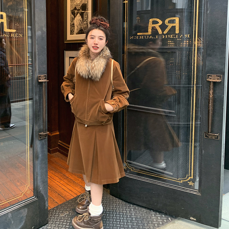 渔小平 伦敦日记 平平绒加绒环保毛领短外套女黑色仿皮草保暖外套,淘宝优惠券,粉丝福利购,淘宝优惠卷