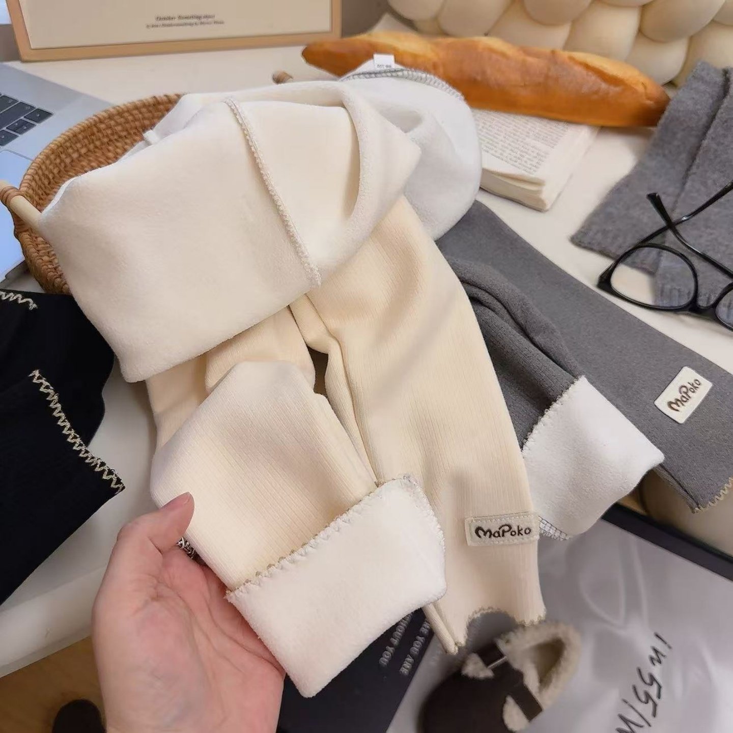 中大童一体绒打底裤2025秋冬季新款女童花边刺绣时尚百搭加厚裤子,淘宝优惠券,粉丝福利购,淘宝优惠卷