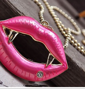 欧美外贸饰品 复古吸血鬼獠牙 烈焰大红唇 长项链