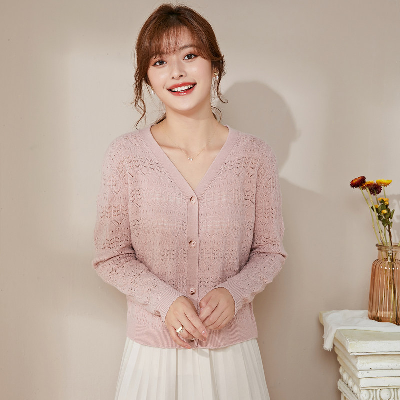 名人瑞裳镂空新款2020爆款针织衫 名人瑞裳毛针织衫