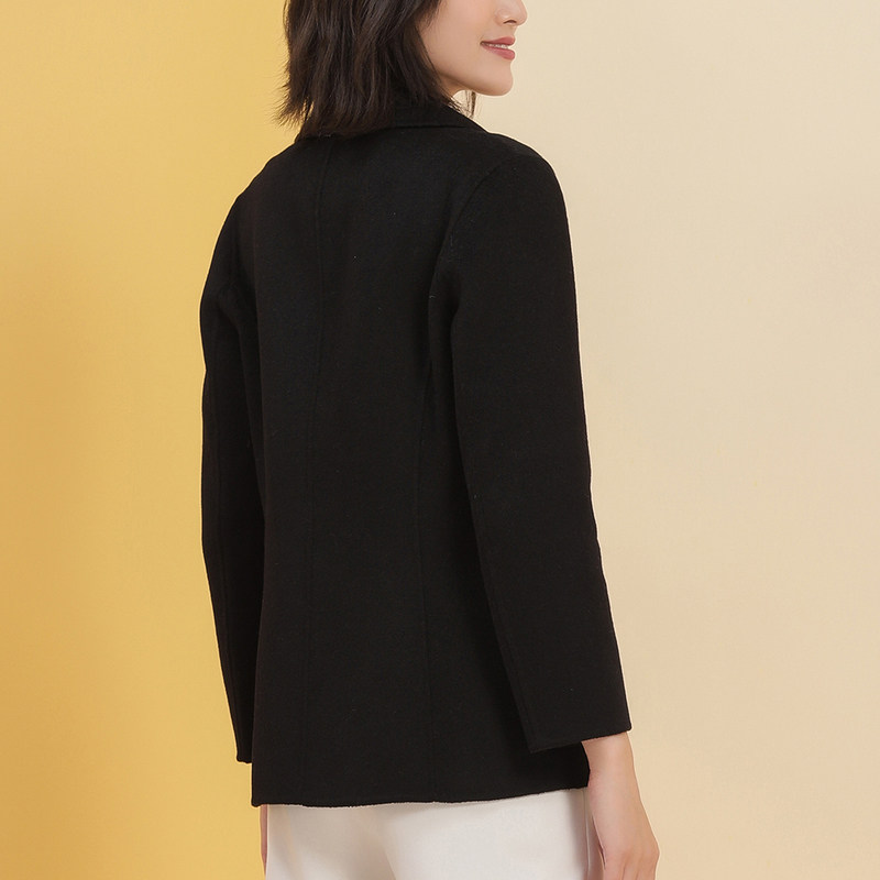 名人瑞裳冬季新款2019流行短款毛呢 名人瑞裳毛呢外套