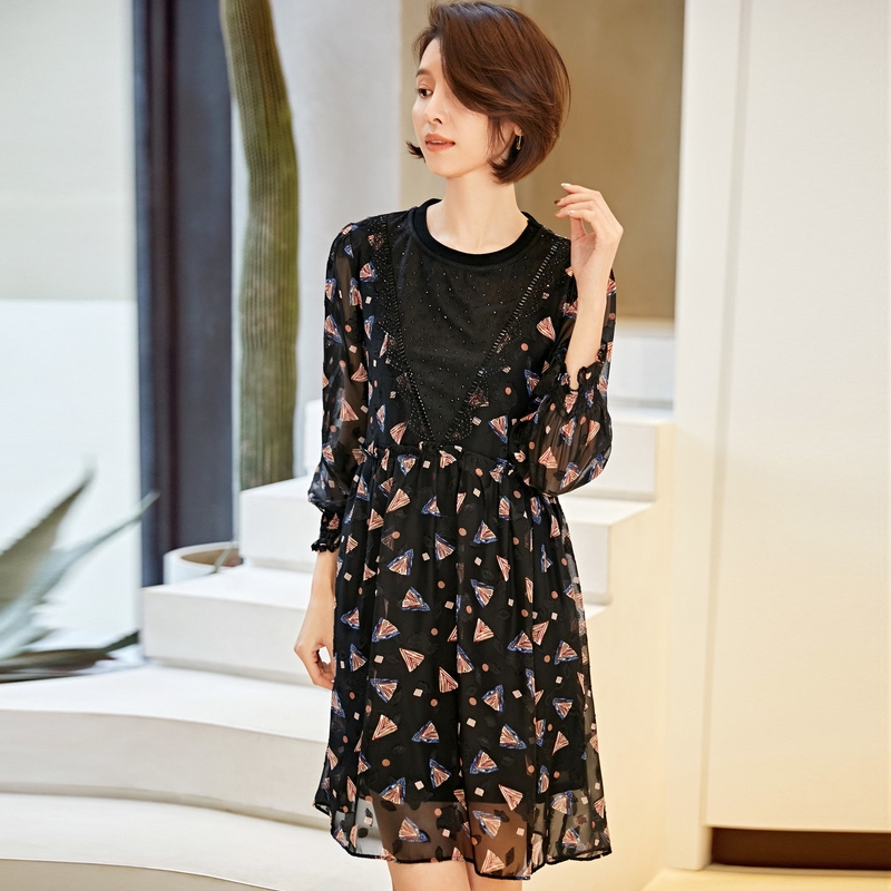 名人瑞裳2019款春新款宽松连衣裙 名人瑞裳连衣裙