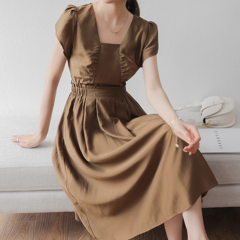 名人瑞裳2021夏季新款设计感连衣裙 名人瑞裳连衣裙