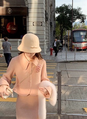 开春粉色设计感小众小香风胸针