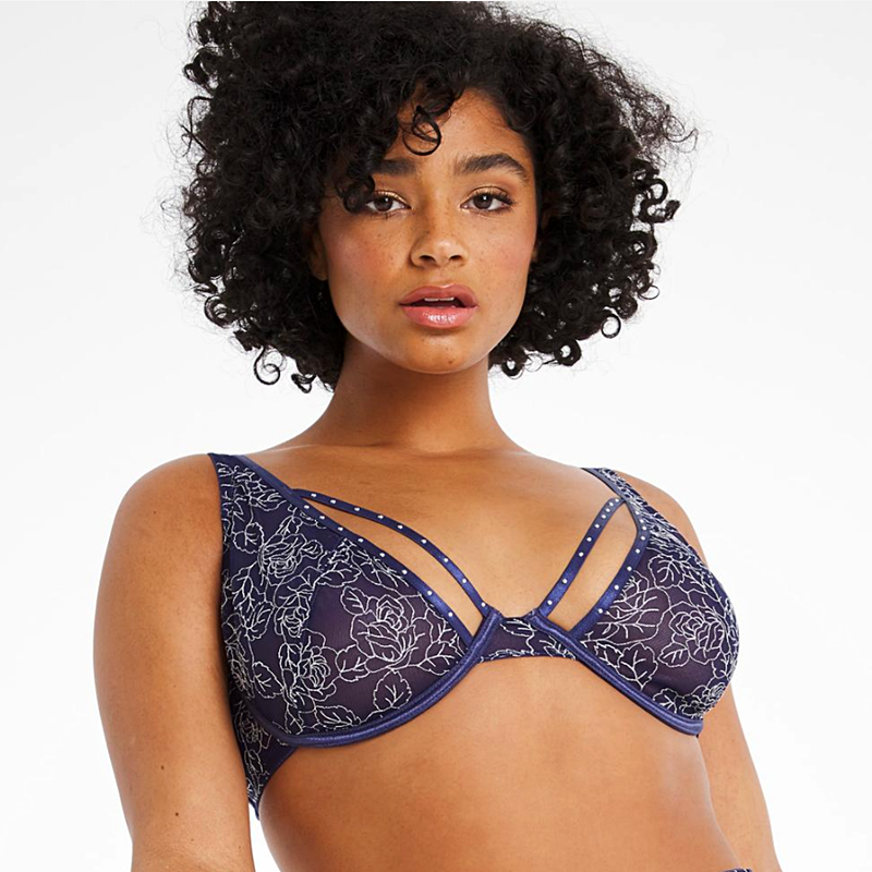 C4 英国大码女内衣性感镂空诱惑超薄文胸90G95BC100CD105DEF110E - 图3