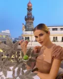 Сексуальное весеннее короткое платье, европейский стиль, квадратный вырез, в обтяжку, с акцентом на бедрах
