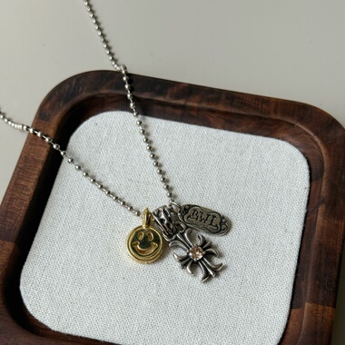 铜镀银中性甜酷港风复古做旧十字架心吊坠项链小众设计锁骨链颈链