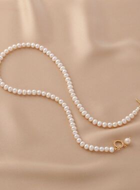 2025新款简约天然淡水珍珠项链女时尚款OT扣锁骨链个性小众设计感