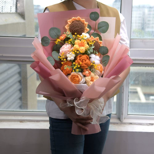 Вдохновляющий подарок на шерстяном вязаном цвете.