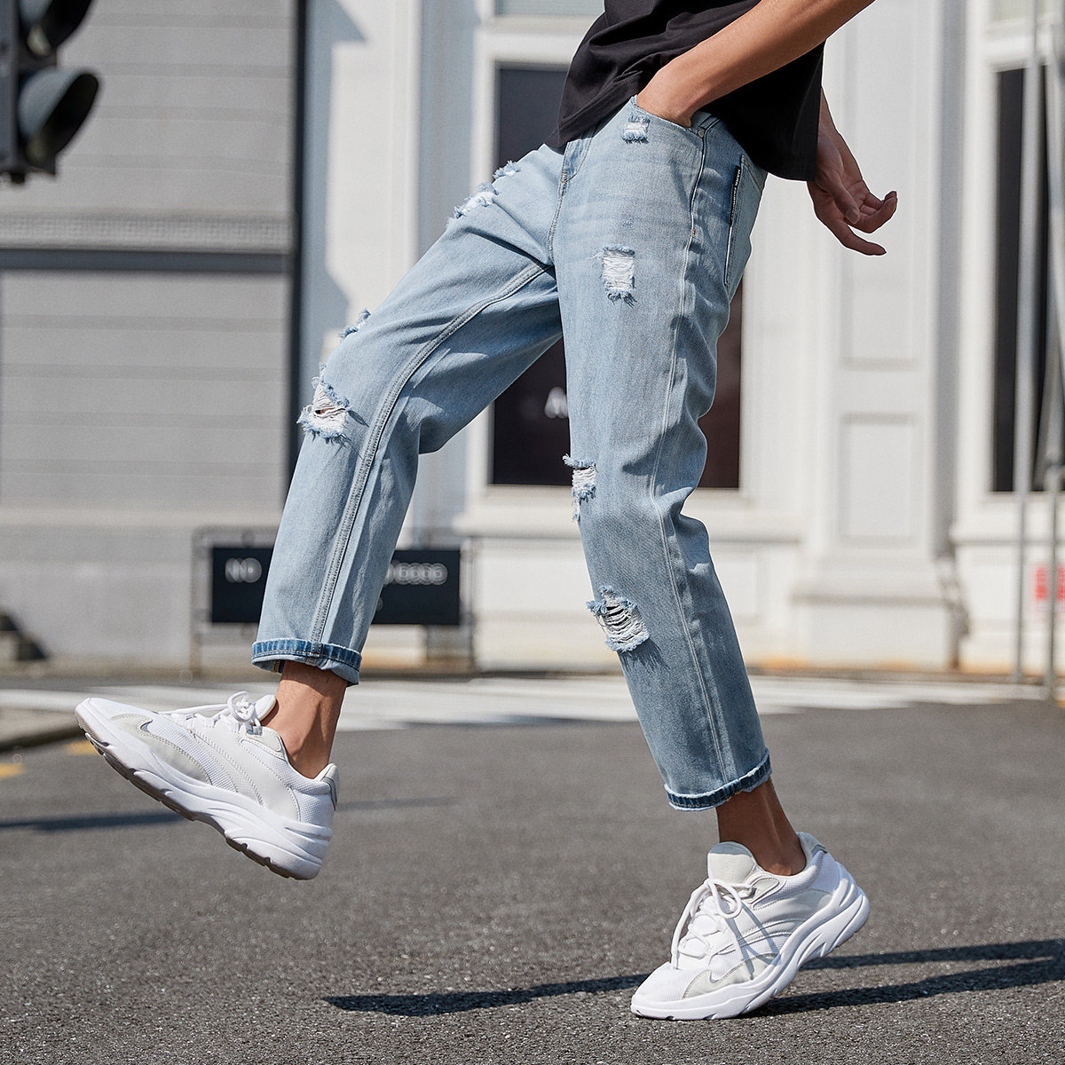  马克华菲牛仔裤