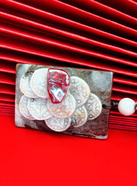 天然辰砂原石雕刻财源滚滚吊坠