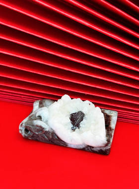 天然辰砂万山朱砂原石单黑晶体水晶镞矿标无事牌传统国风吊坠挂件