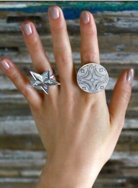 欧美风复古做旧爱心十字架大戒指