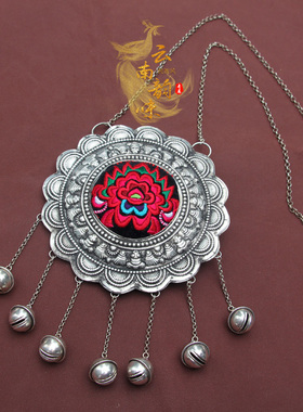 混合材质女手工苗银老绣花项链