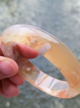 天然冰透绿色百搭飘花玛瑙手镯