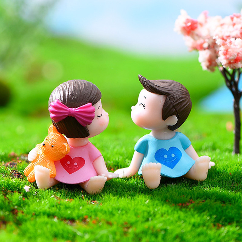 抱熊男女情侣亲嘴公仔孩子玩具房间飘窗桌面书柜装饰品汽车载摆件