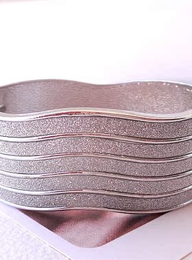 银色涟漪纹理欧美风手环