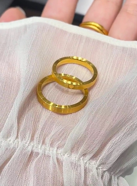 18K金设计师款520爱心情侣对戒