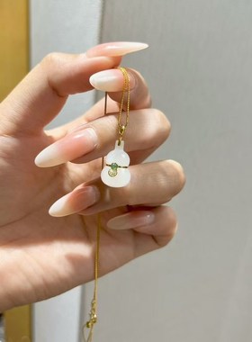 白玉葫芦吊坠18金镶镶嵌