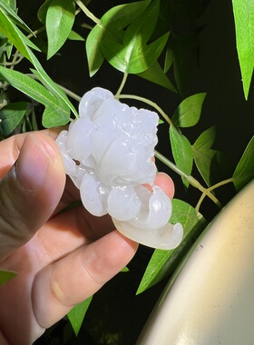 新疆和田玉籽料羊脂白玉籽料荷花吊坠