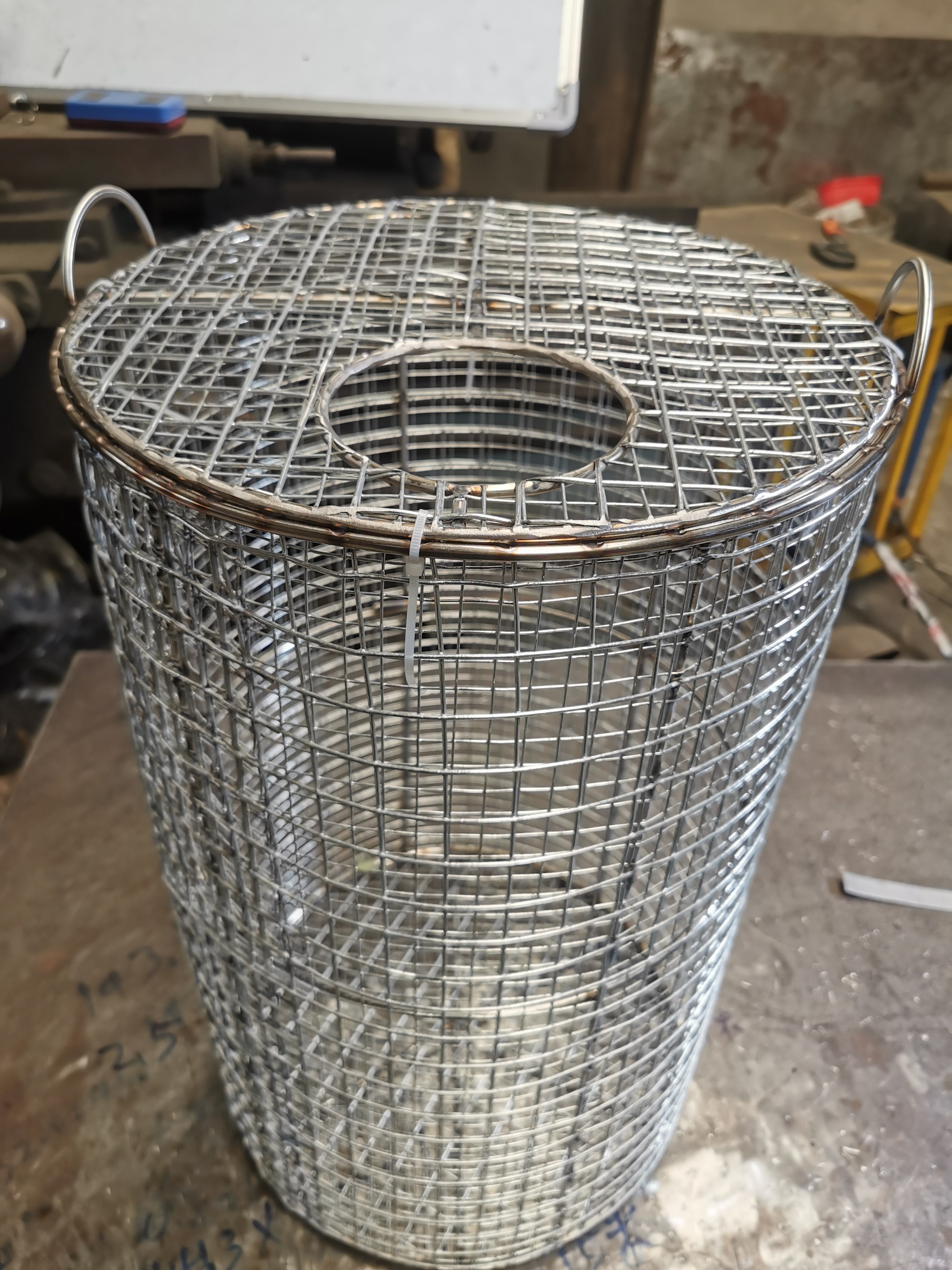 不锈钢外框热镀锌电焊网污水泵防护罩水泵笼潜水泵笼 泵罩子定制,淘宝优惠券,粉丝福利购,淘宝优惠卷