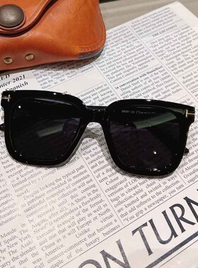 偏光方形复古男女通用个性铆钉