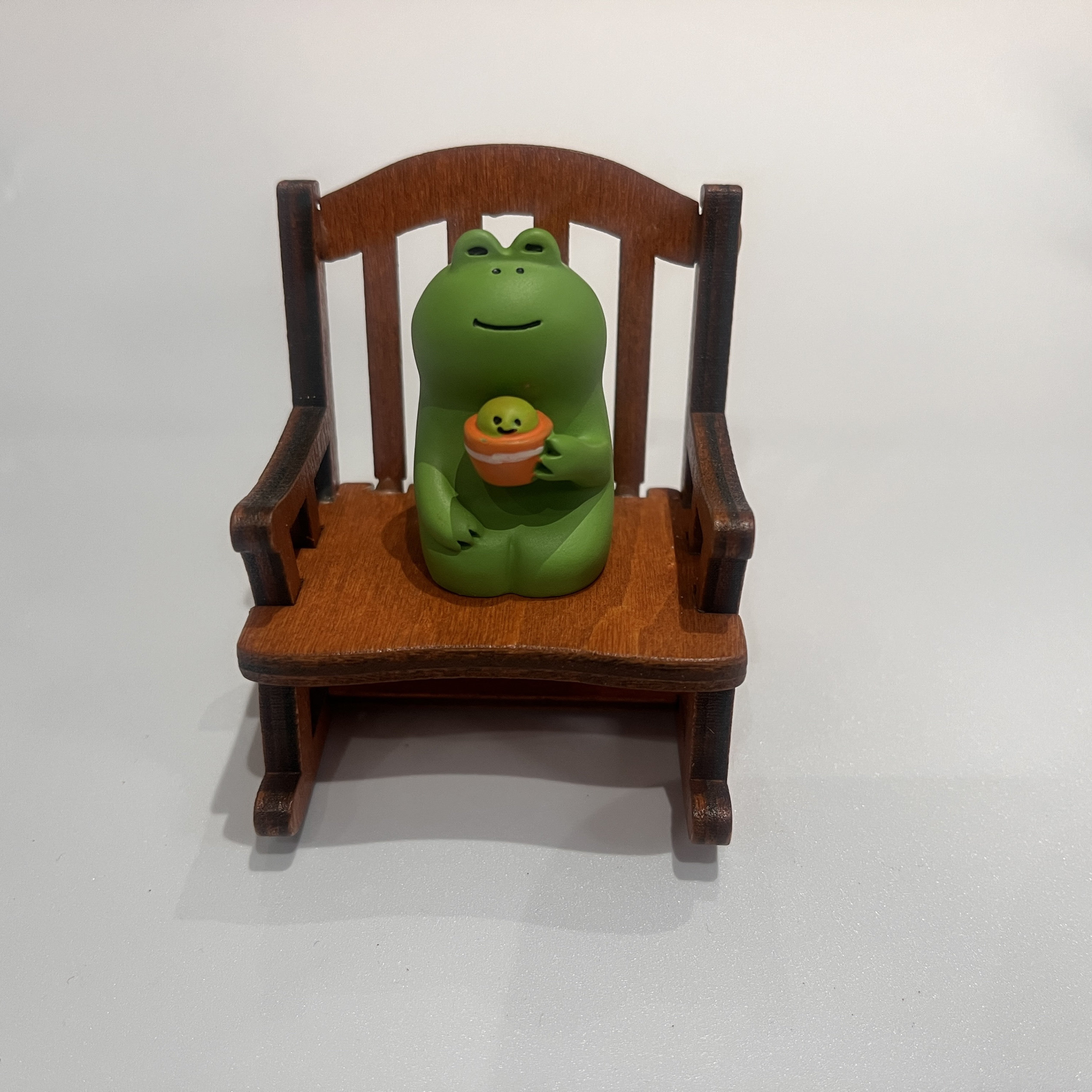 桌面摆件青蛙摇椅可爱拍照治愈小摆件办公桌车载装饰创意解压礼物,淘宝优惠券,粉丝福利购,淘宝优惠卷