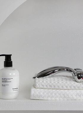 样板房浴室柜摆件展厅无障碍豪华软摆浴室架护肤道具组合简单