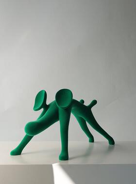 简约现代样板间售楼处电视柜外星狗动物绒面雕塑家居儿童房摆件