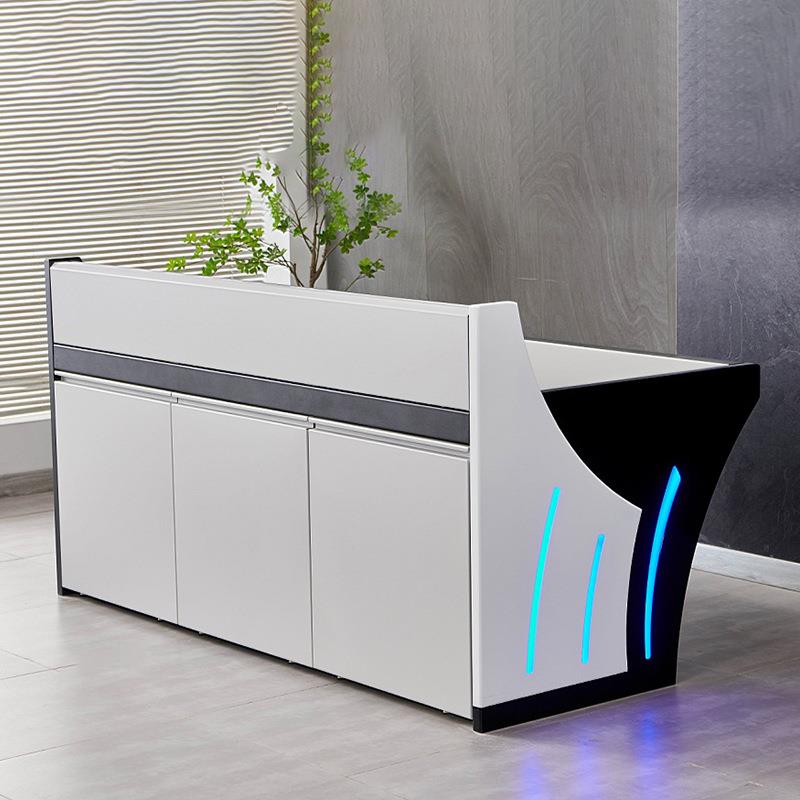 Dispatch desk manufacturer supplies computer room control desk, multimedia workbench, office desk, security monitoring table