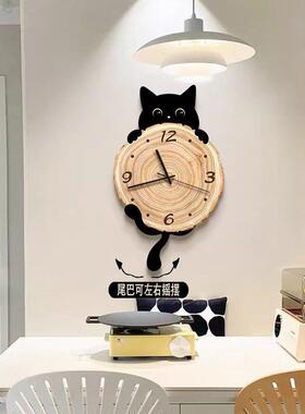 2025新款猫咪挂钟客厅钟表挂墙创意静音卧室餐厅感时钟装饰画摇摆