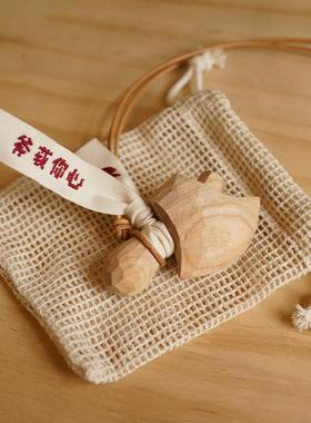 新款刻室自习原木创超物萌治愈桃木小斧子祝福礼手工好运车饰挂件