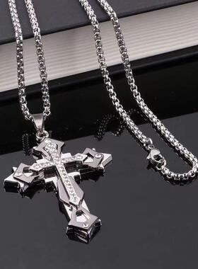 十字架项链男童潮酷穿搭配儿童街