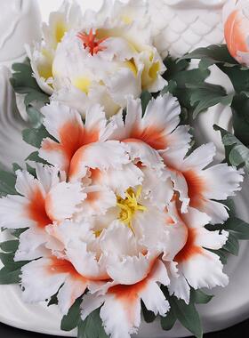 创意陶瓷鲤鱼工艺礼品摆饰瓷雕摆件手捏牡丹瓷花乔迁新居店铺开业