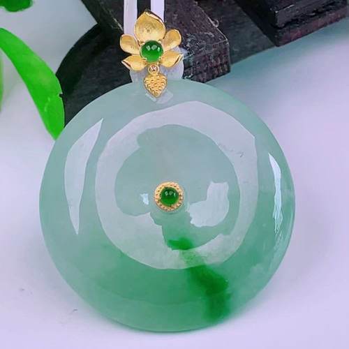 缅甸天然真品翡翠18k金扣头高冰种满绿飘花高端闪拍平安扣玉吊坠 - 图1