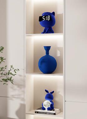 北欧风格克莱因蓝客厅卧室书柜摆件高级感蓝色壁龛小众植绒软装饰