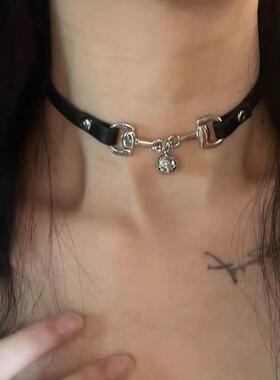 小铃铛项圈女颈带链子黑色颈圈锁骨链皮质颈环项链脖圈颈链