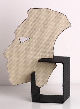 现代轻奢抽象艺术皮革人头摆件客厅书房设计师金属镂空人物装饰品