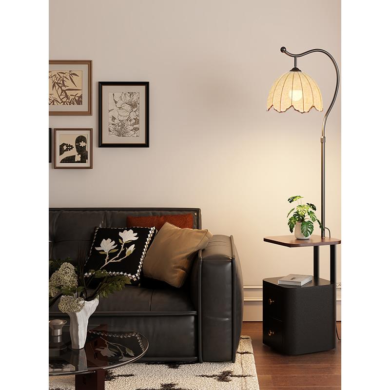 落地灯实木床头柜一体中古风卧室高级感客厅沙发边氛围边几立式灯 - 图2