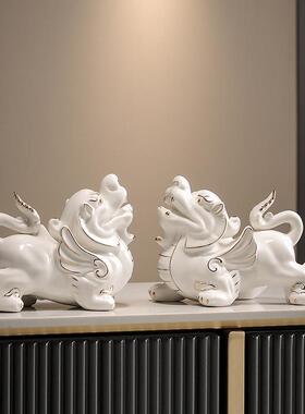 陶瓷招财貔貅摆件一对客厅八方来财旺财玄关装饰品办公室桌面店铺