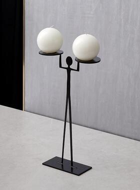 简约金属几何线条抽象创意人物托寄摆件样板房客厅香薰蜡烛台饰品