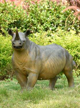 现货仿真树脂玻璃钢犀牛动物雕塑摆件公园庭院别墅园林景观装饰品
