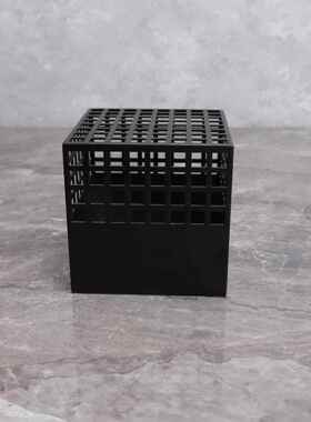 新中国风黑色多孔方形金属镂空装饰样板房销售部门酒柜桌面家居装