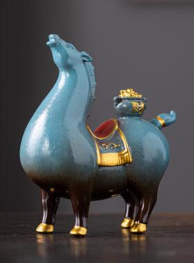 正品家马上有钱摆件马办室桌面玄礼关柜装公饰新入户乔迁品陶瓷工