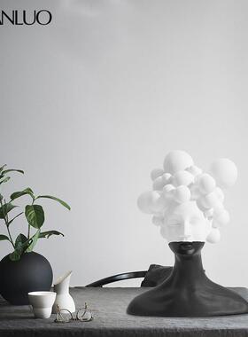 现代简约艺术人物雕塑树脂摆件家居样板房创意黑白女郎软装饰品